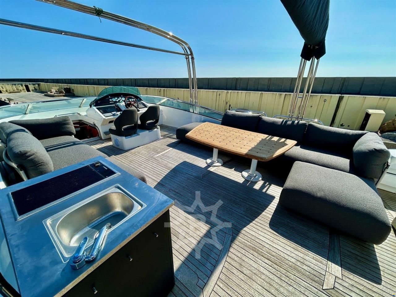 Fairline SQUADRON 74