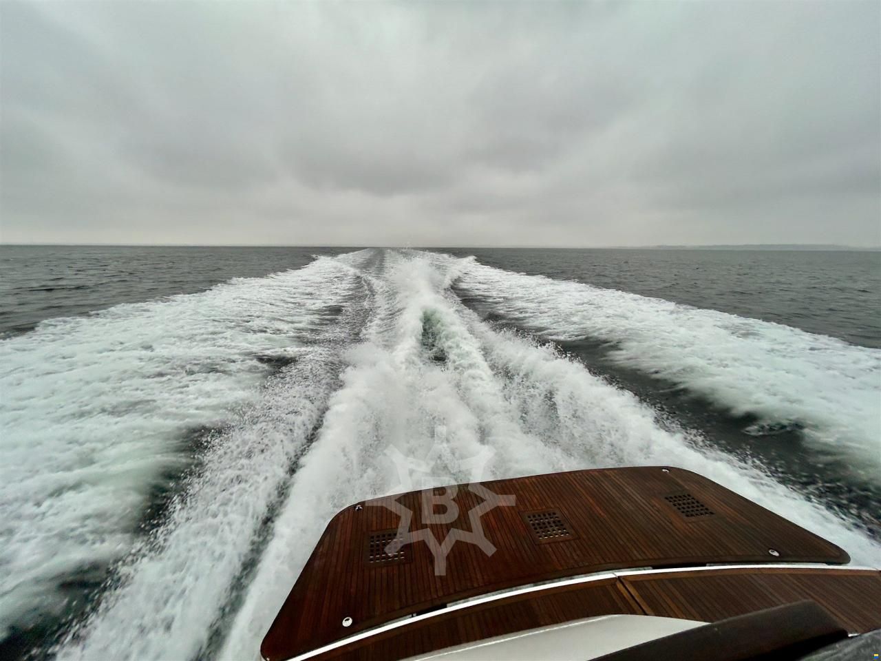 Fairline SQUADRON 74