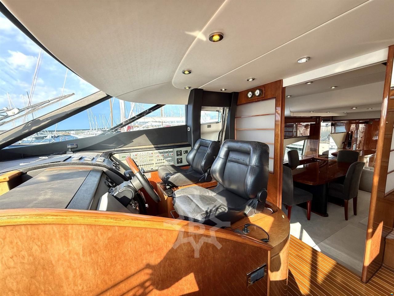 Fairline SQUADRON 74