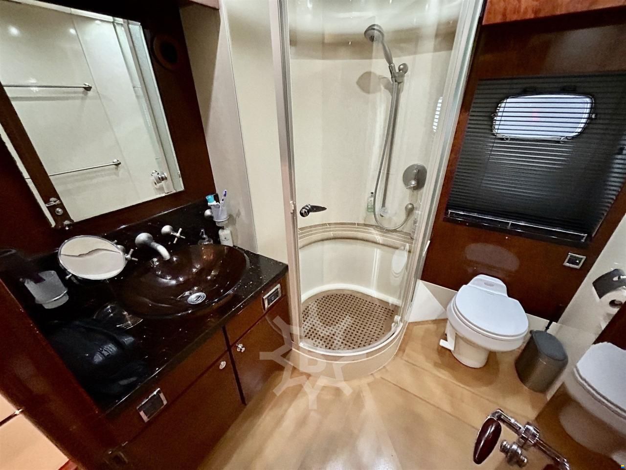 Fairline SQUADRON 74