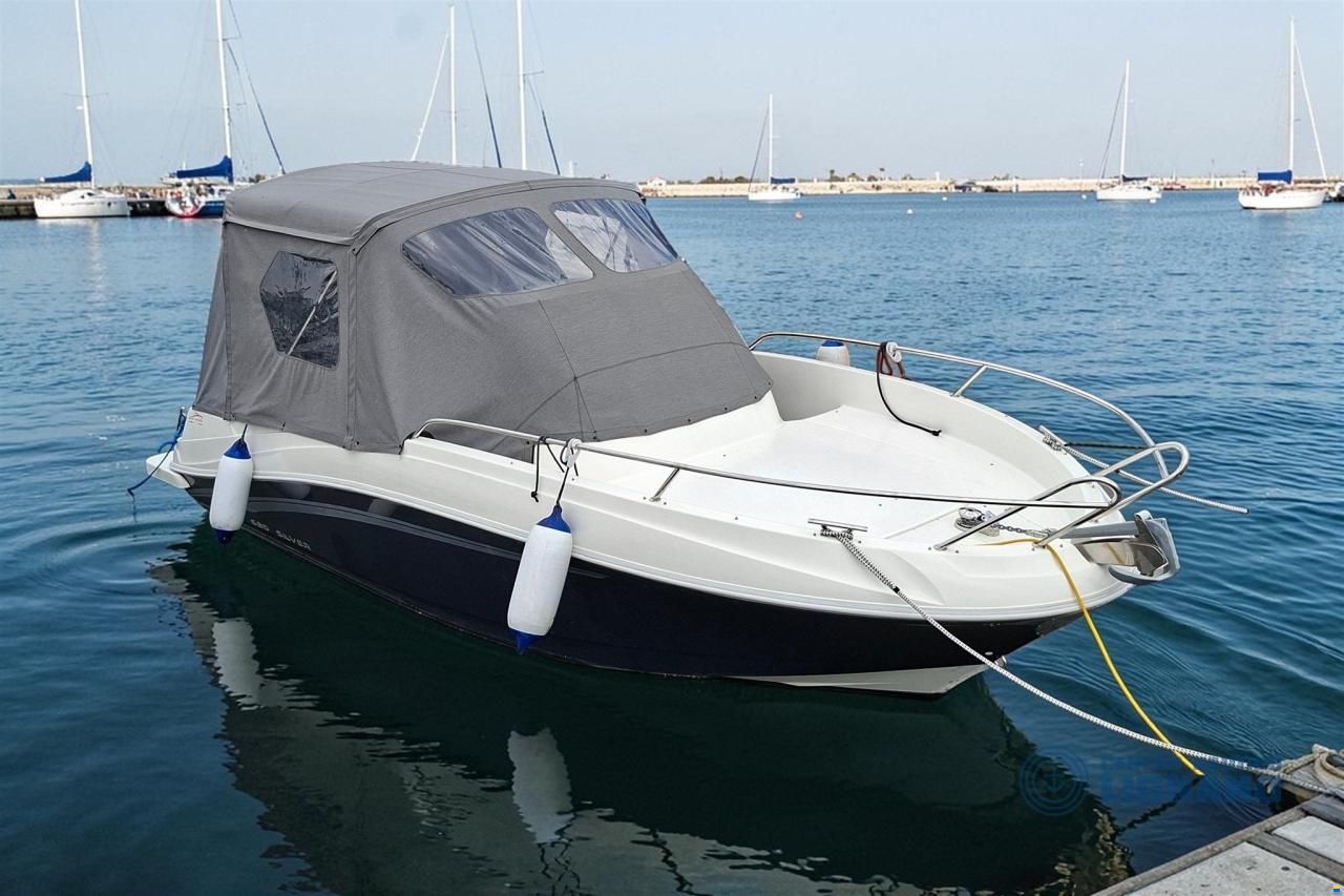 AM Yacht 620 Sundeck