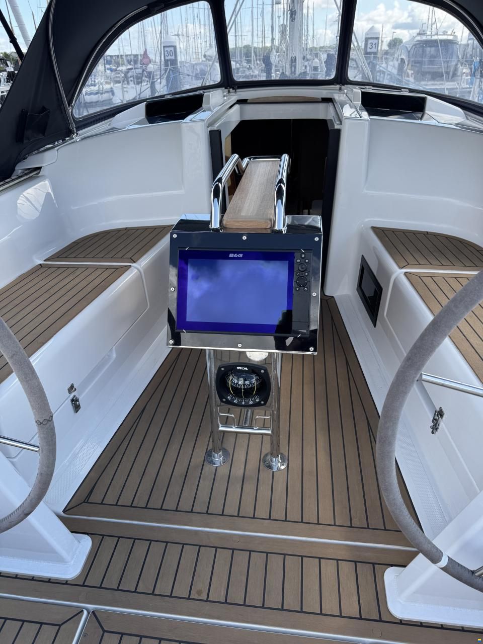 Hanse 348