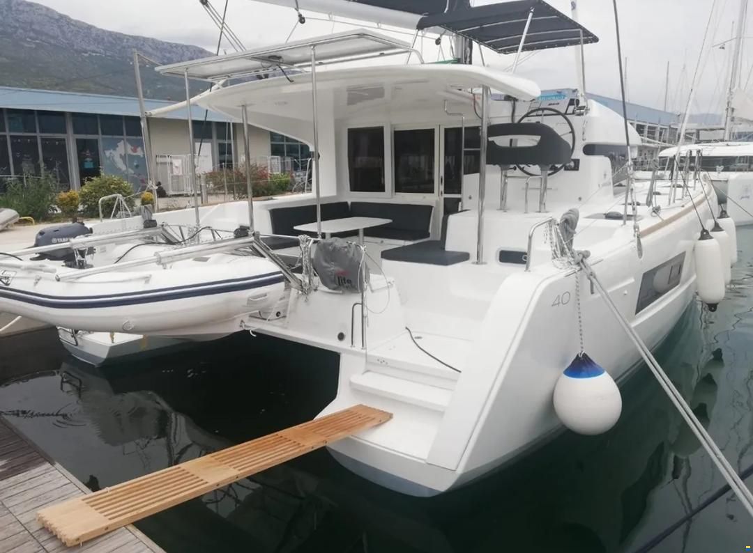 Lagoon 40