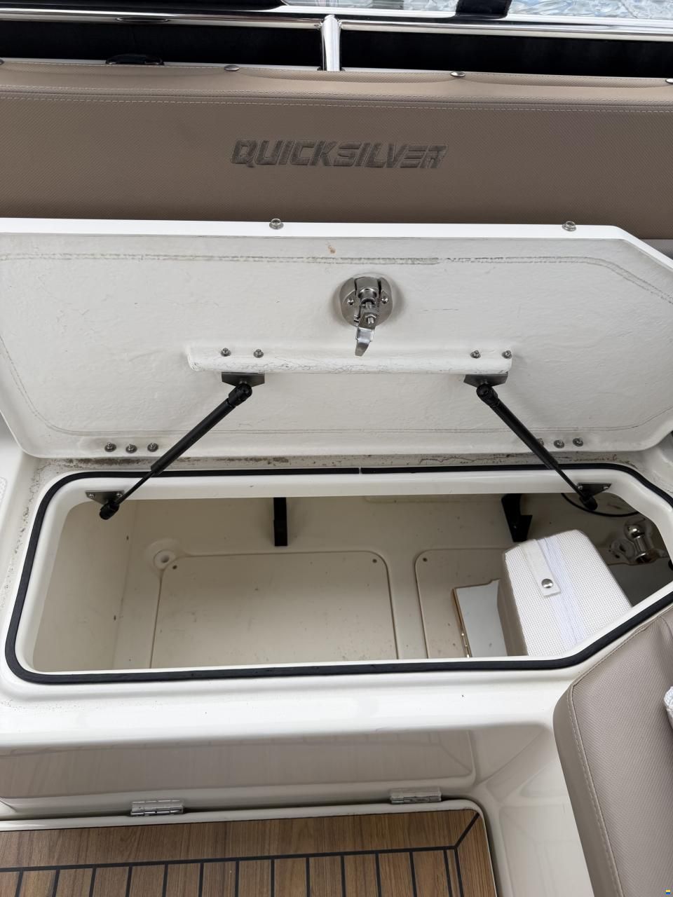 Quicksilver 755