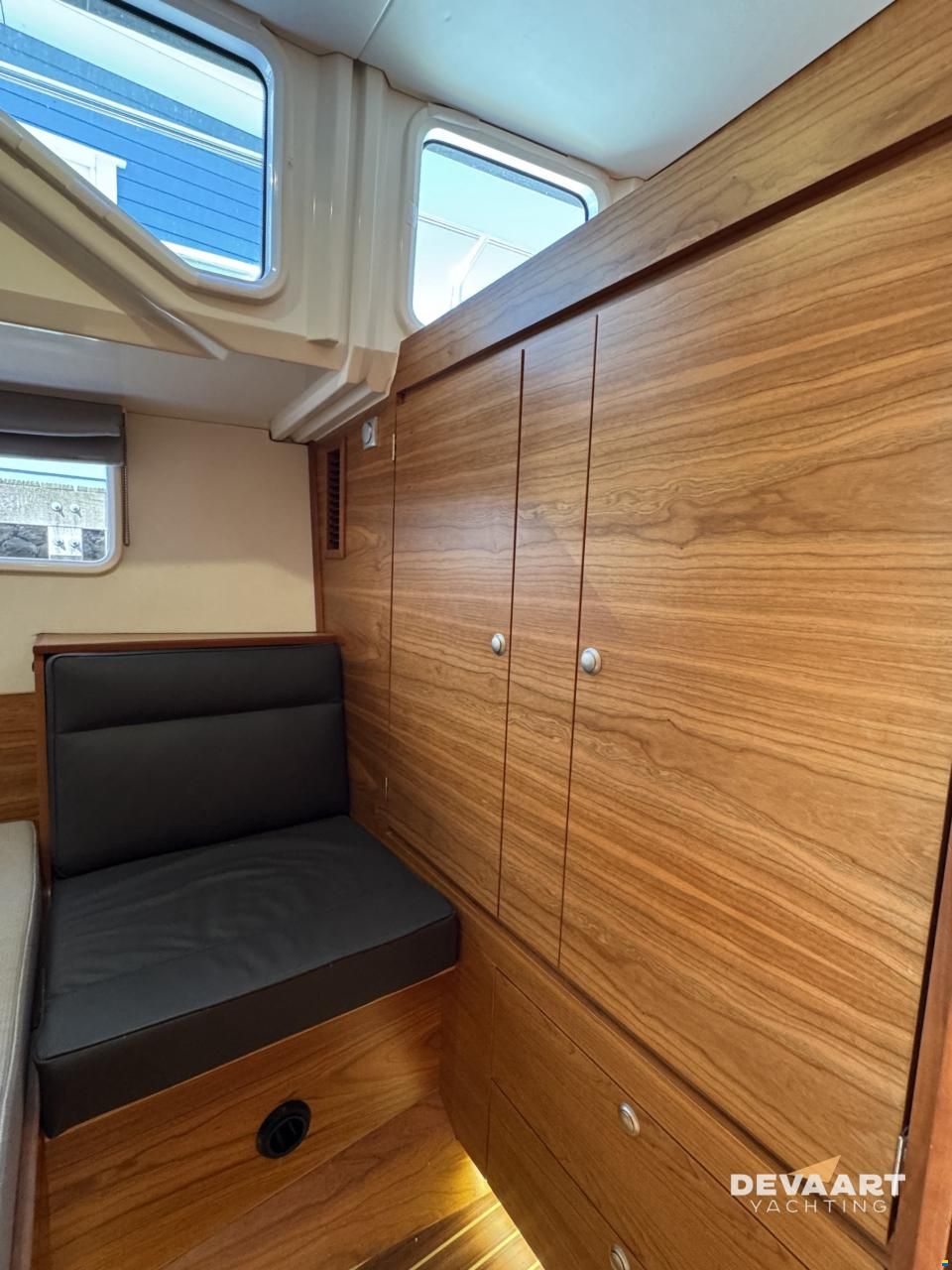 Delphia 1200 Bluescape