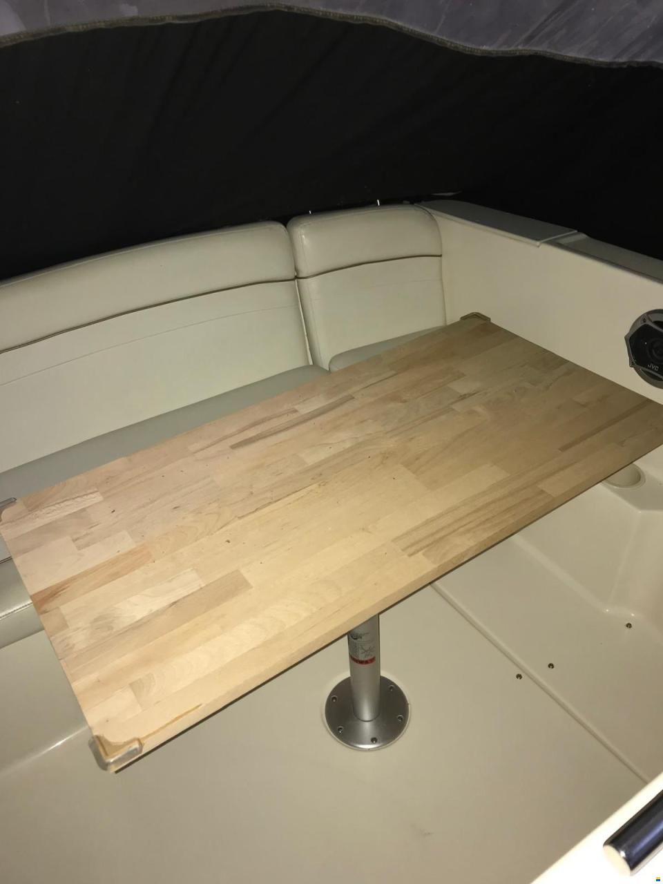 Rinker Fiesta VEE 270