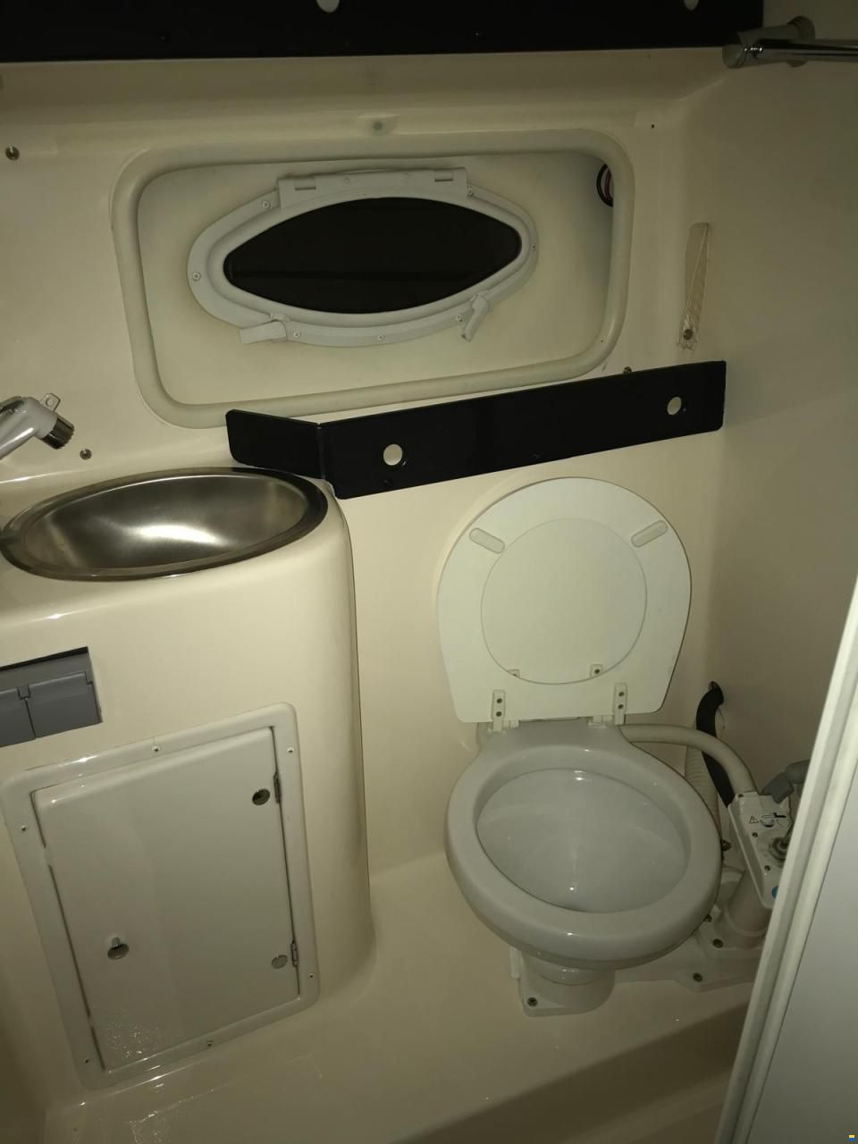 Rinker Fiesta VEE 270