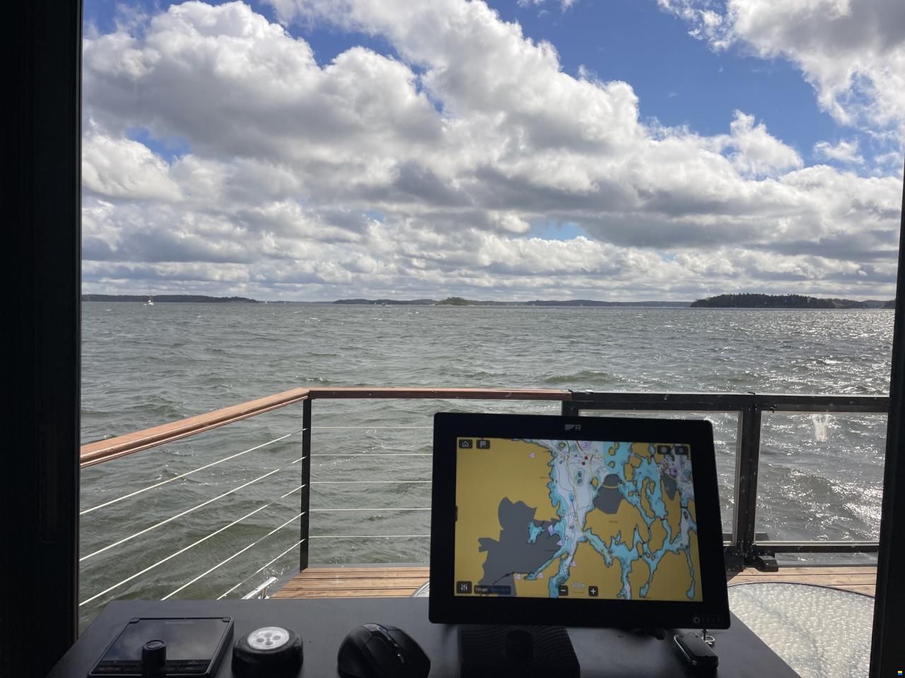 HUSBÅT-POWERCATAMARAN