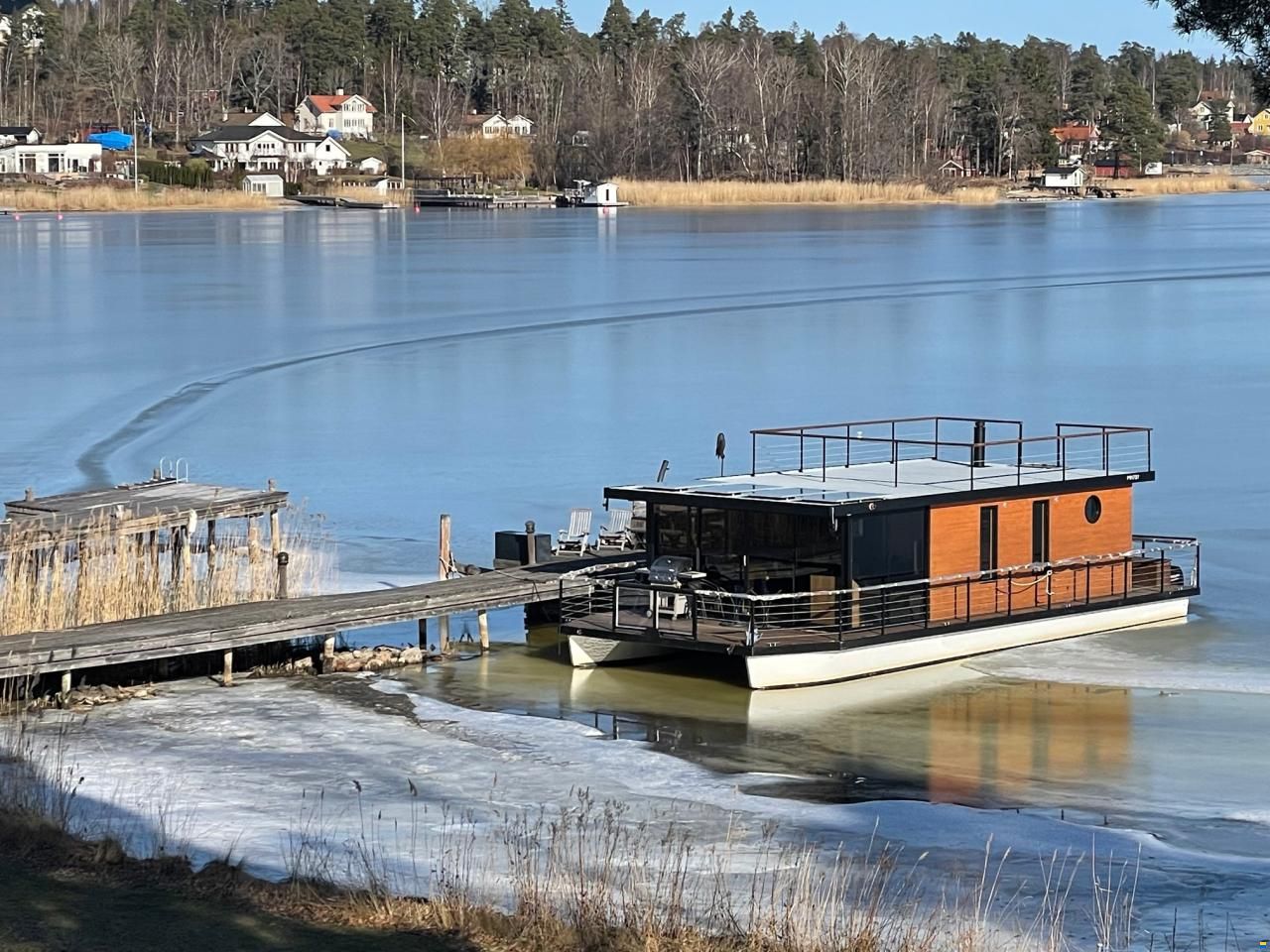 HUSBÅT-POWERCATAMARAN