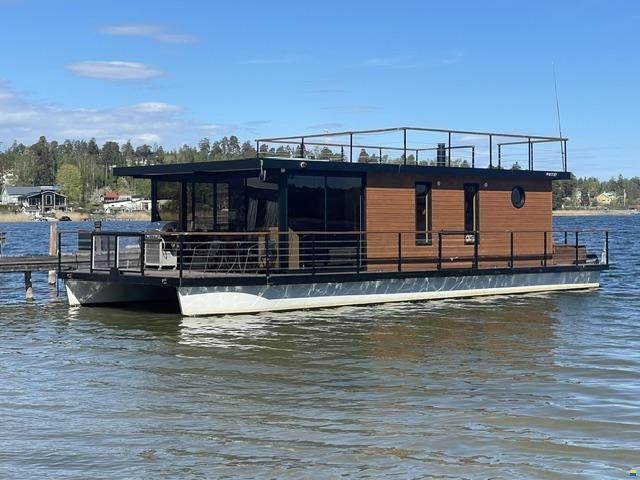 Husb&aring;t Powercatamaran