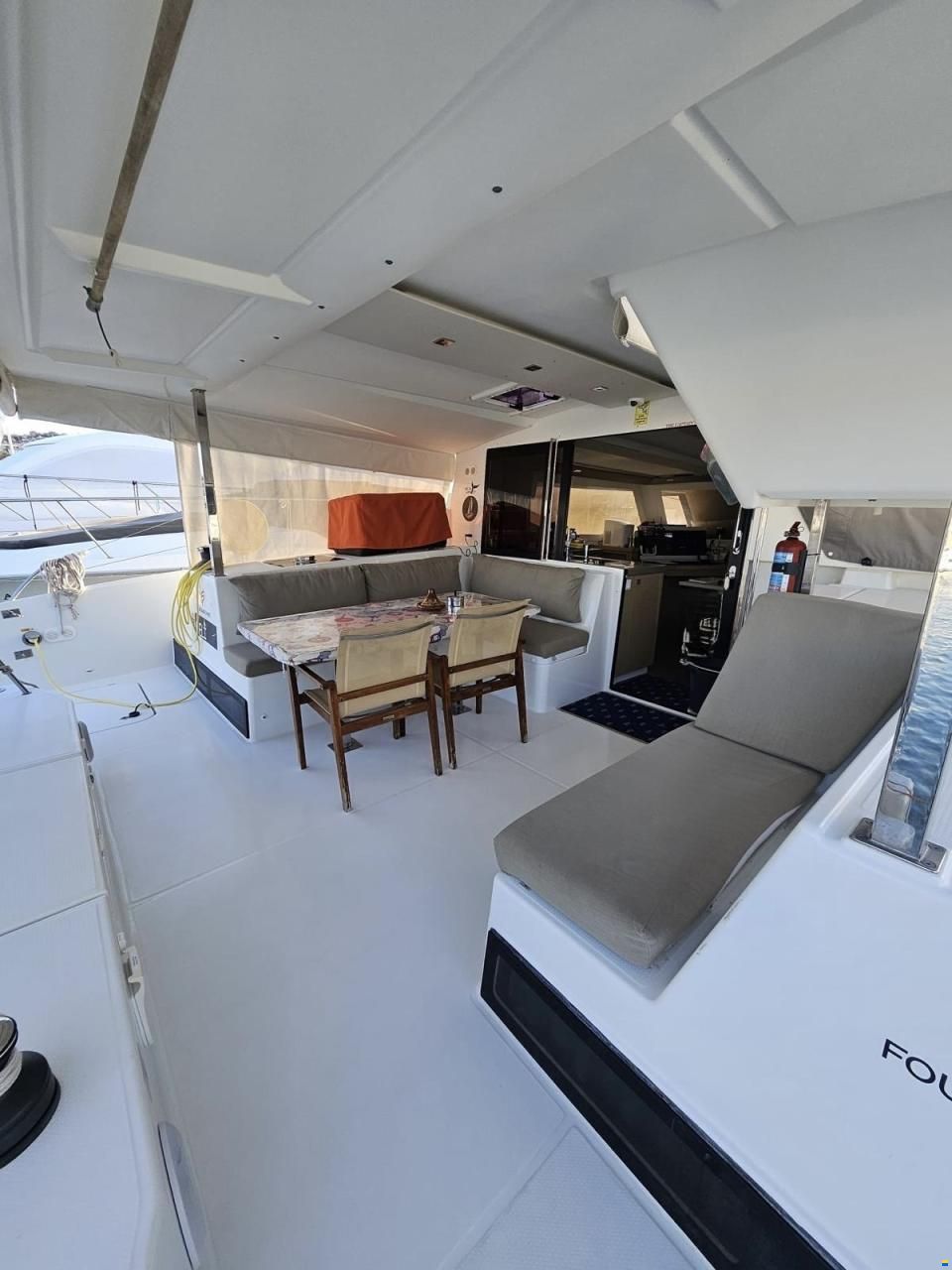 Fountaine Pajot Lucia 40