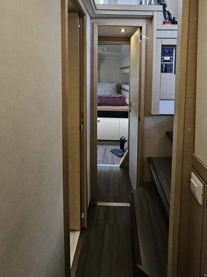 Fountaine Pajot Lucia 40