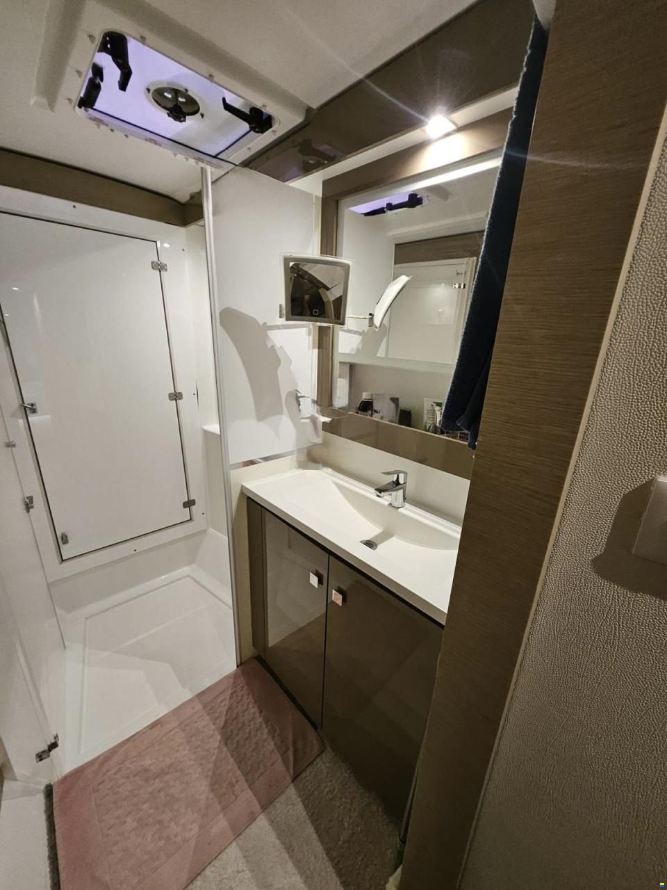 Fountaine Pajot Lucia 40