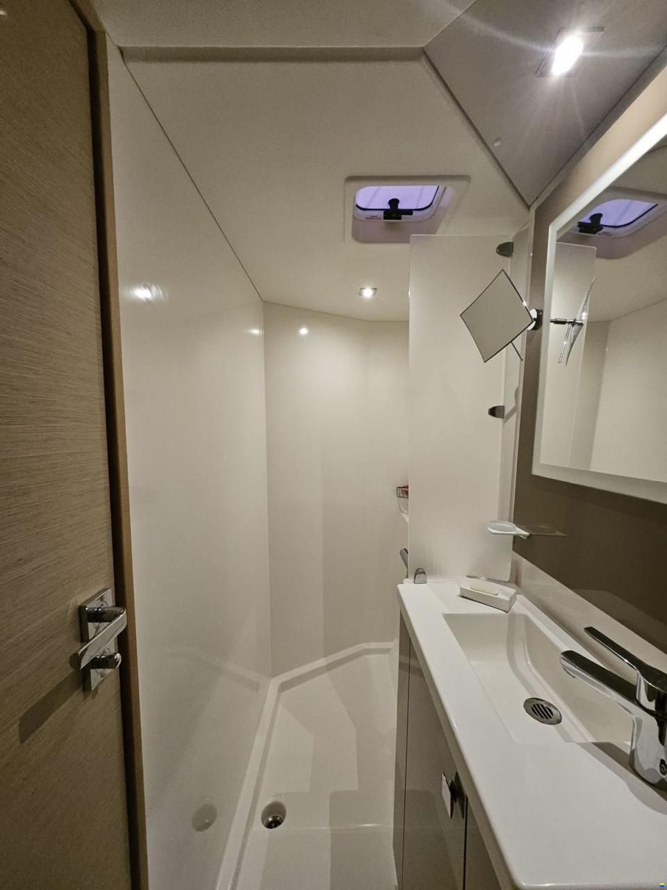 Fountaine Pajot Lucia 40