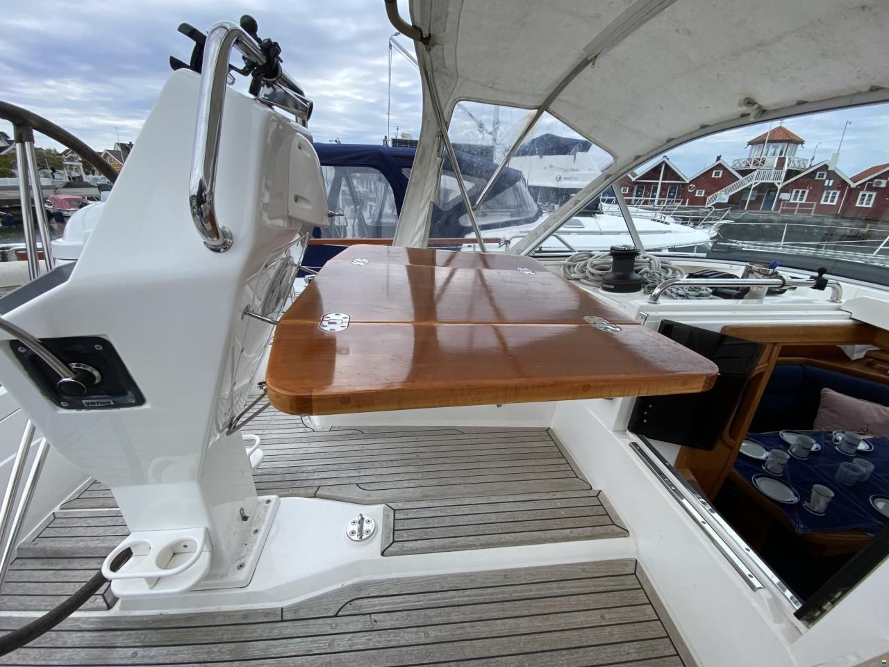 Nauticat 37