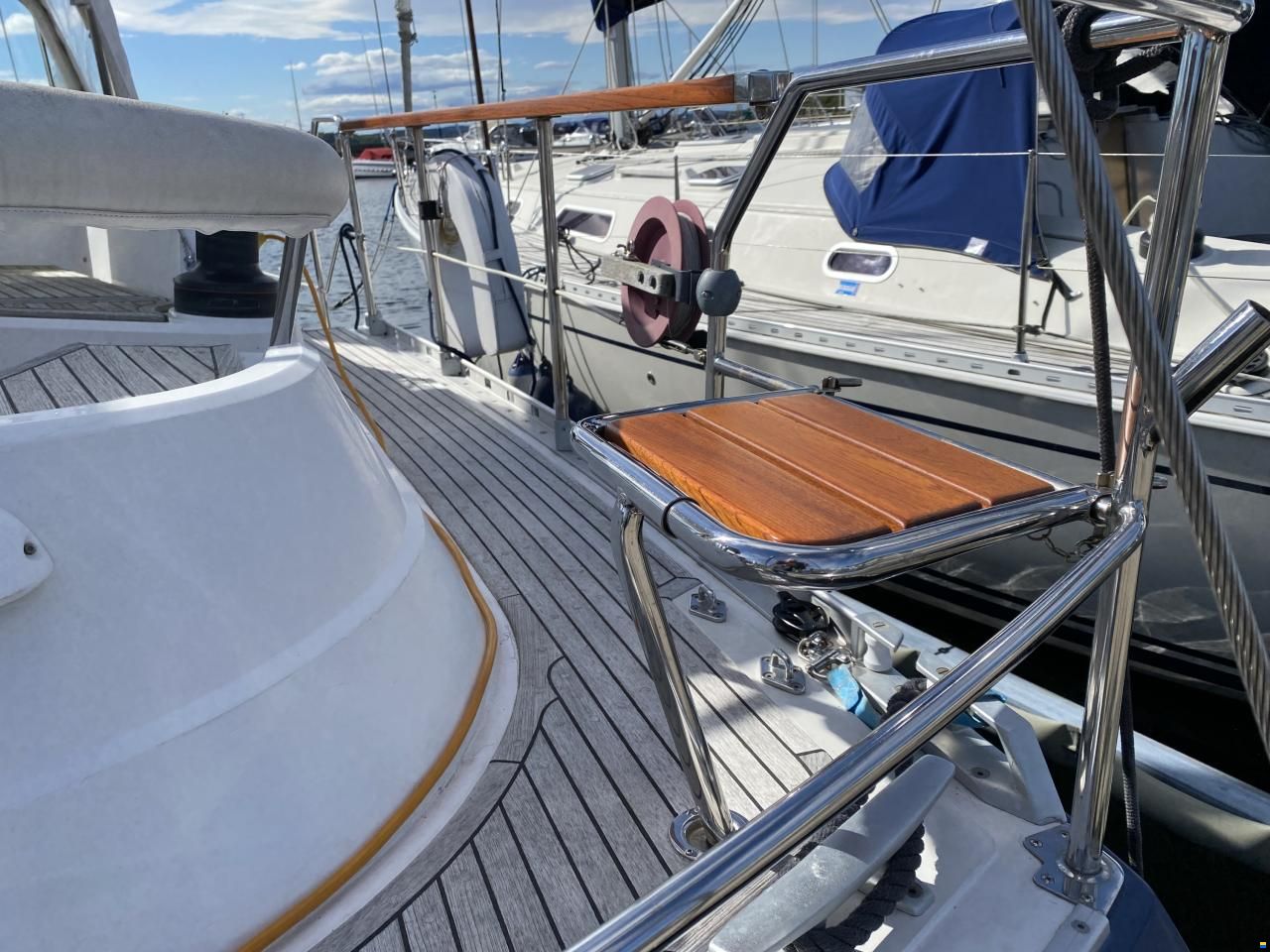 Nauticat 37