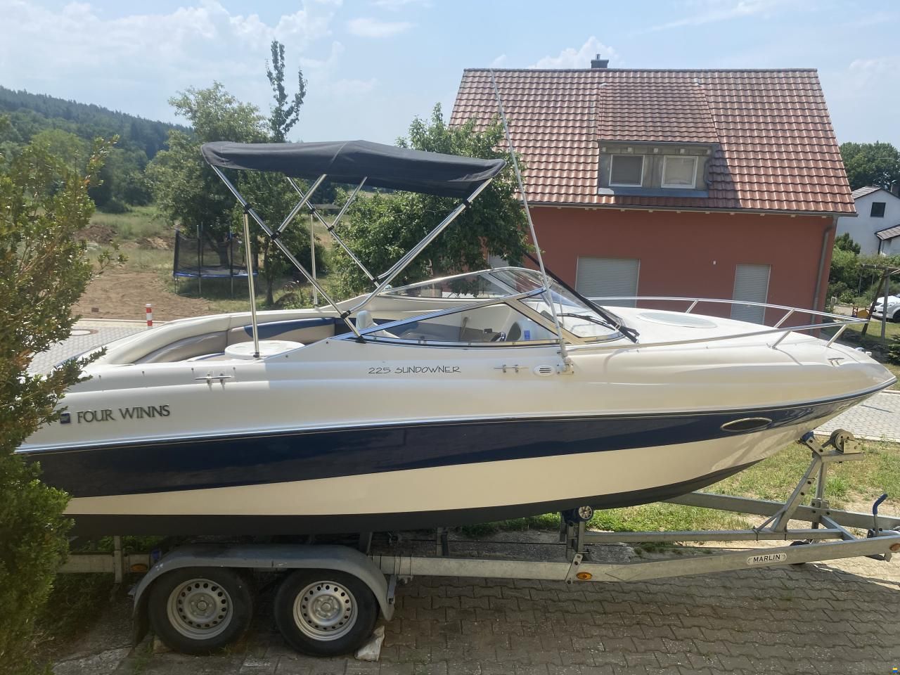 Four Winns 225 Sundowner