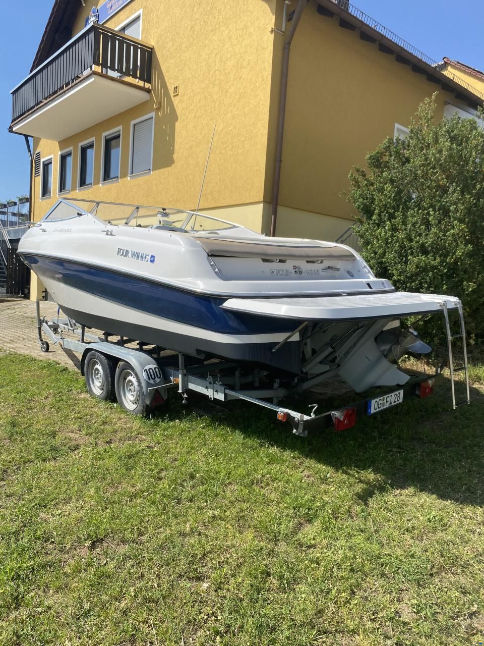 Four Winns 225 Sundowner