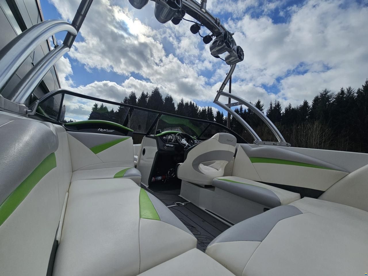 Tig&eacute; R20