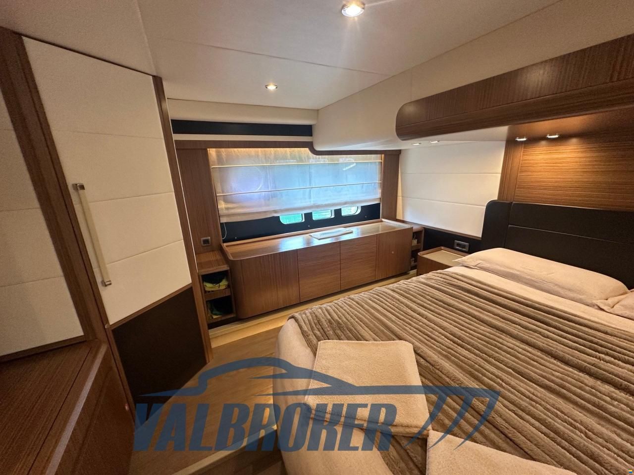 Absolute Navetta 52