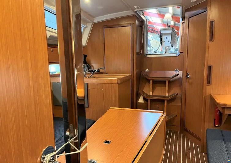 Bavaria 34 cruiser