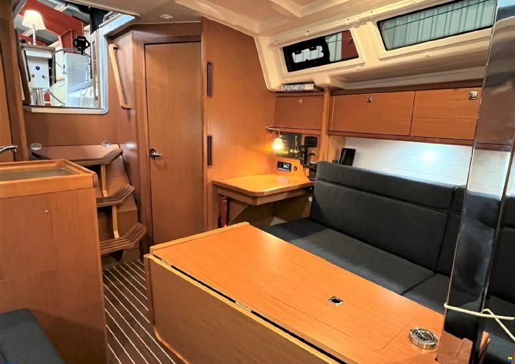Bavaria 34 cruiser