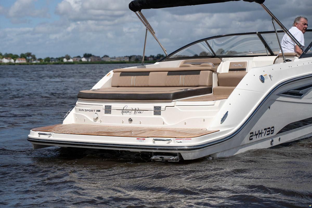 Sea Ray Sun Sport 250