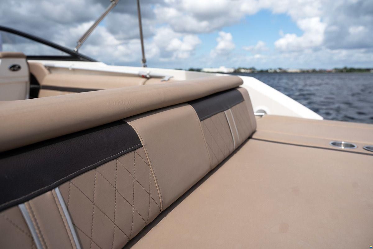 Sea Ray Sun Sport 250