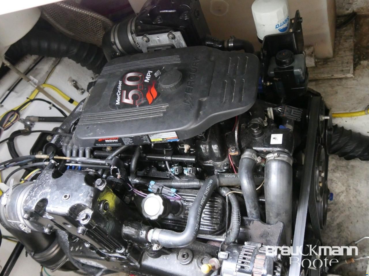 Maxum 3300 SE