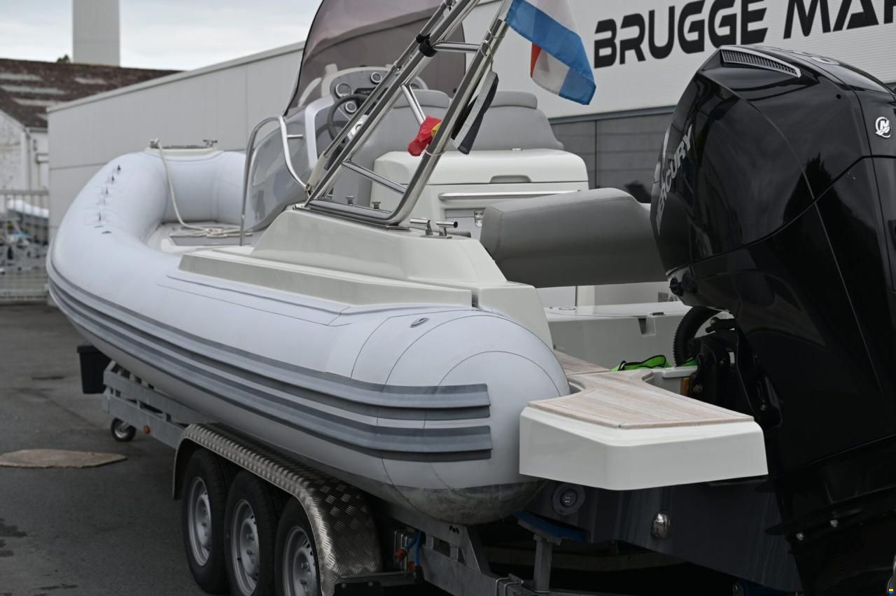 SACS Strider 900