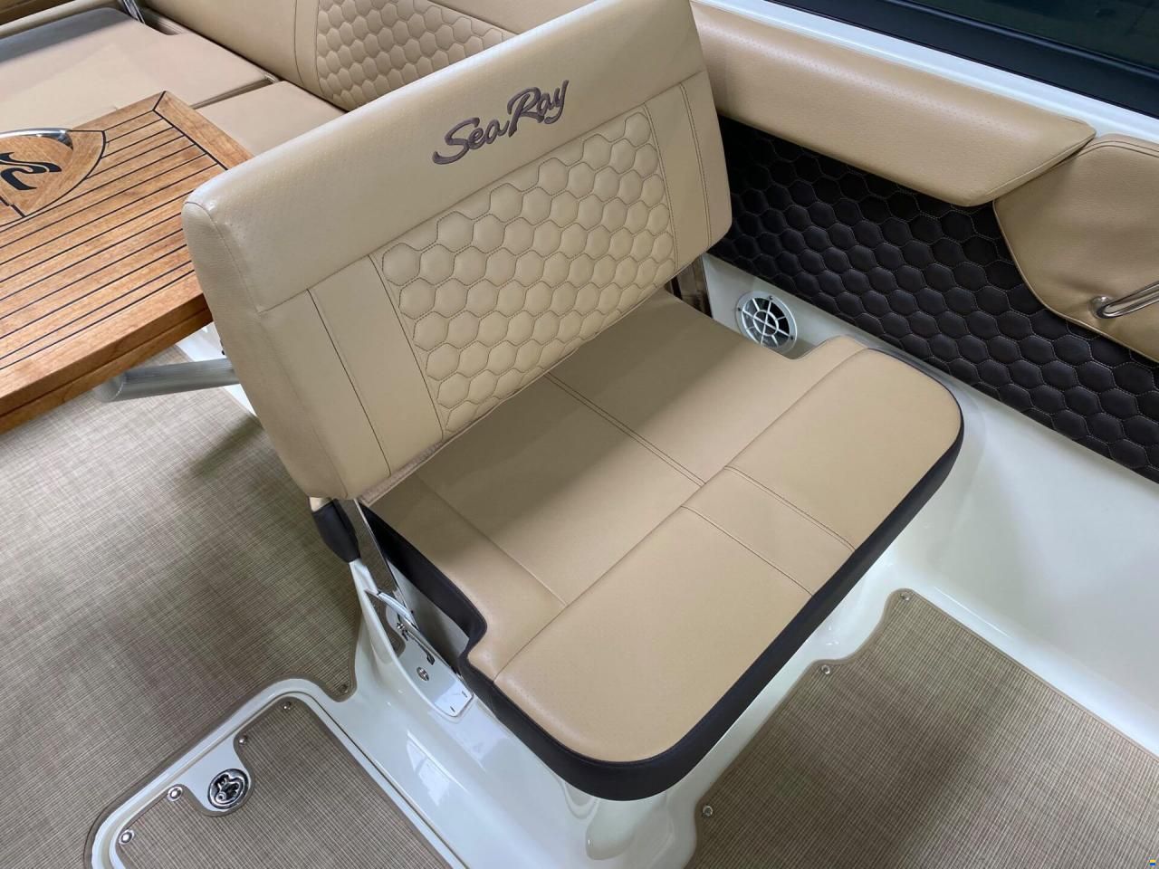 SEARAY SeaRay 250 SDX