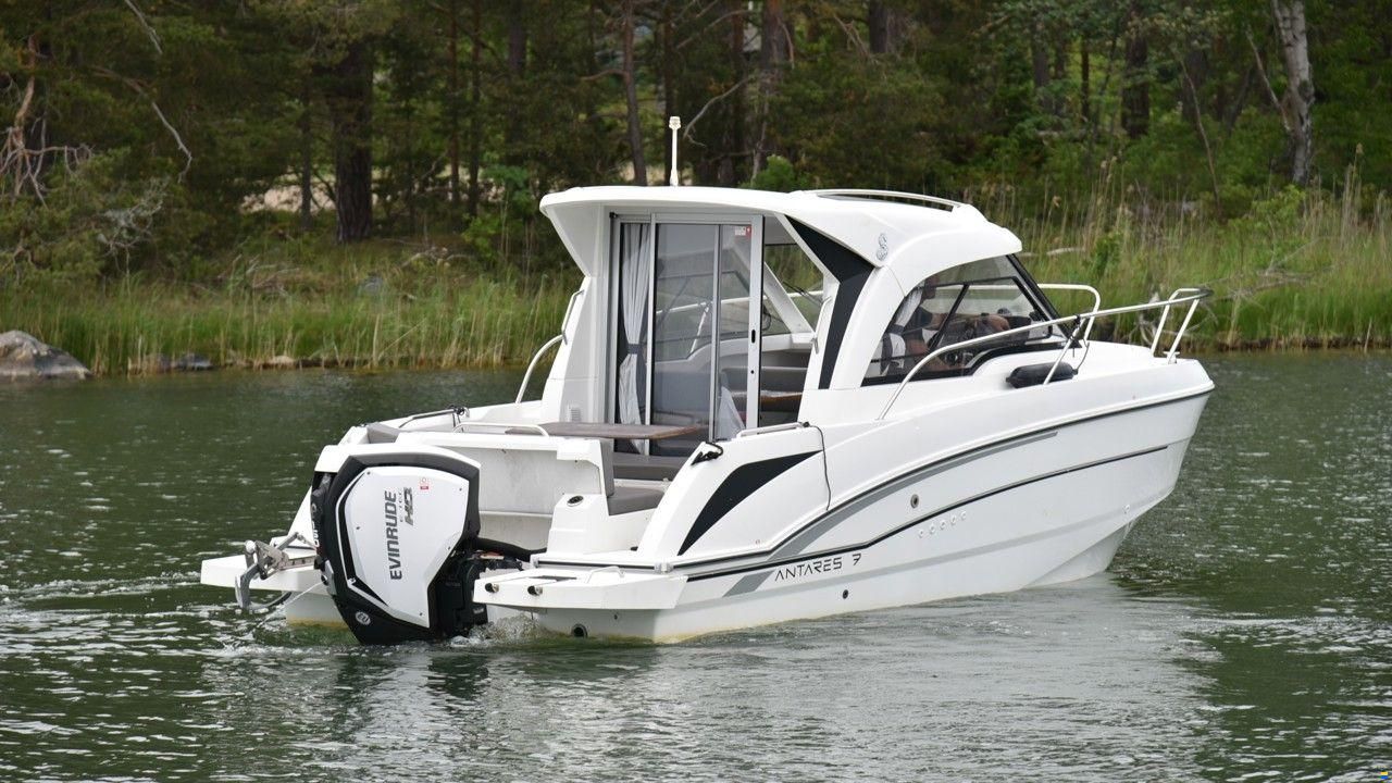BENETEAU UTOMBORDARE ANTARES 7
