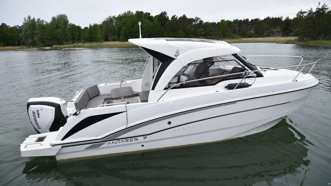 BENETEAU UTOMBORDARE ANTARES 7