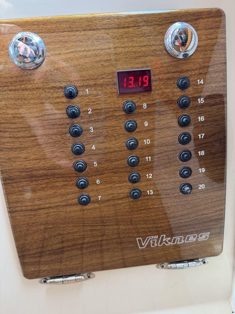 Viknes 880