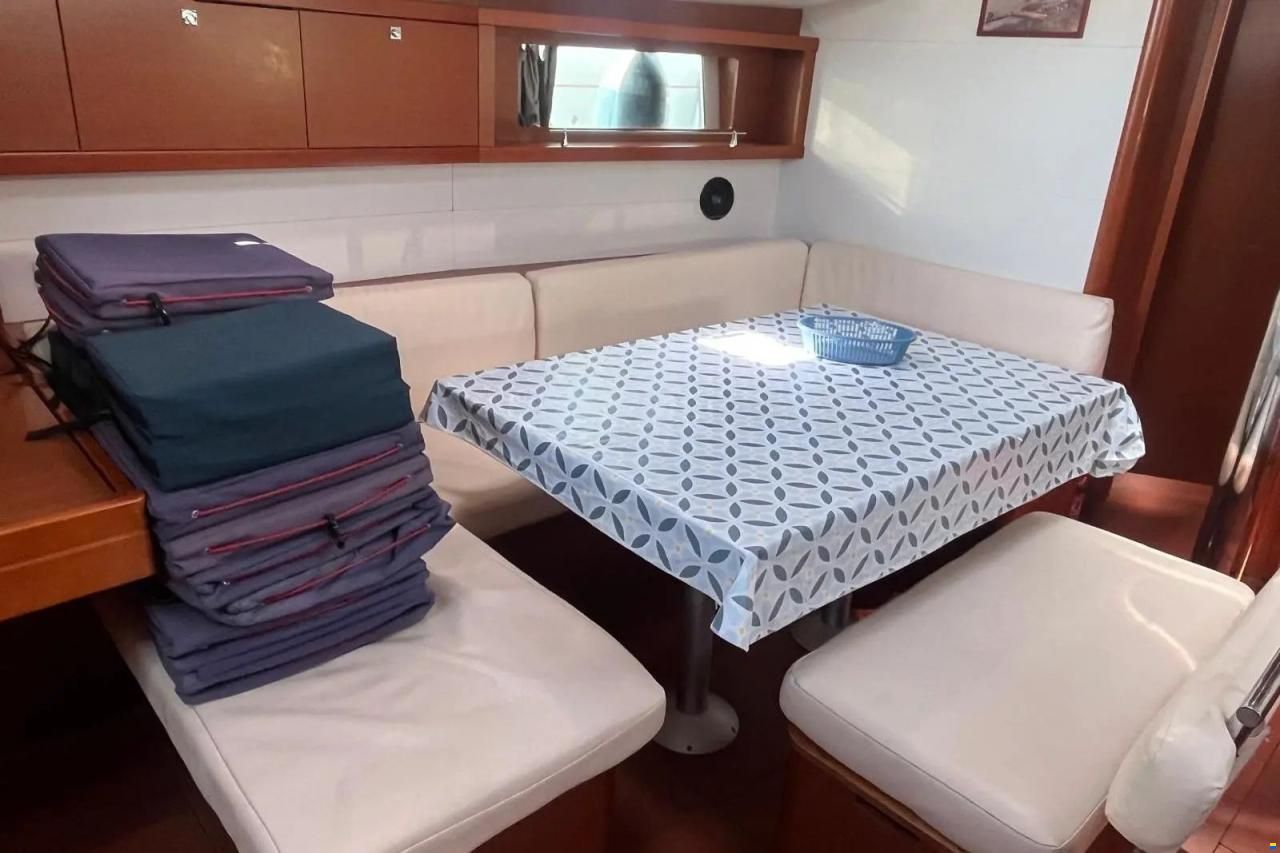 Beneteau Oceanis 48
