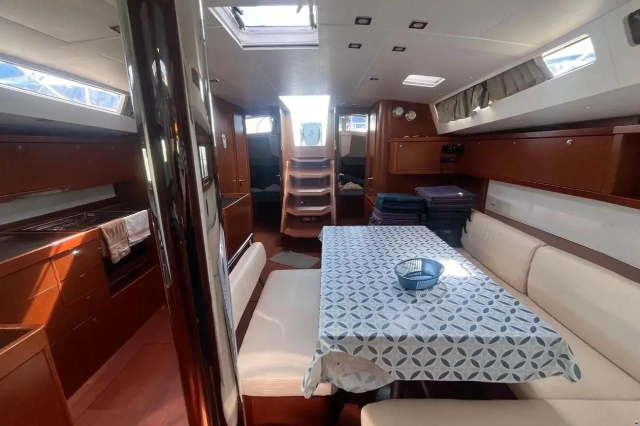 Beneteau Oceanis 48