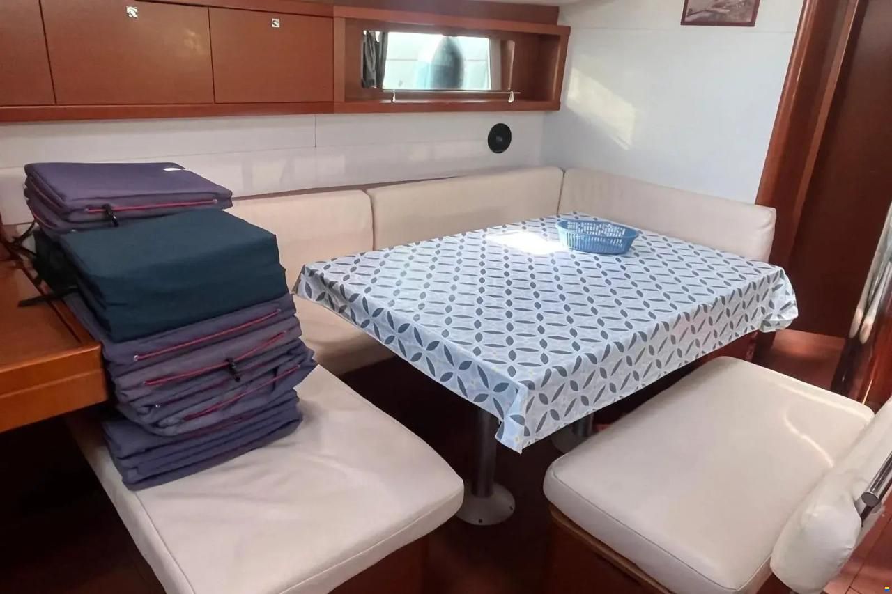 Beneteau Oceanis 48