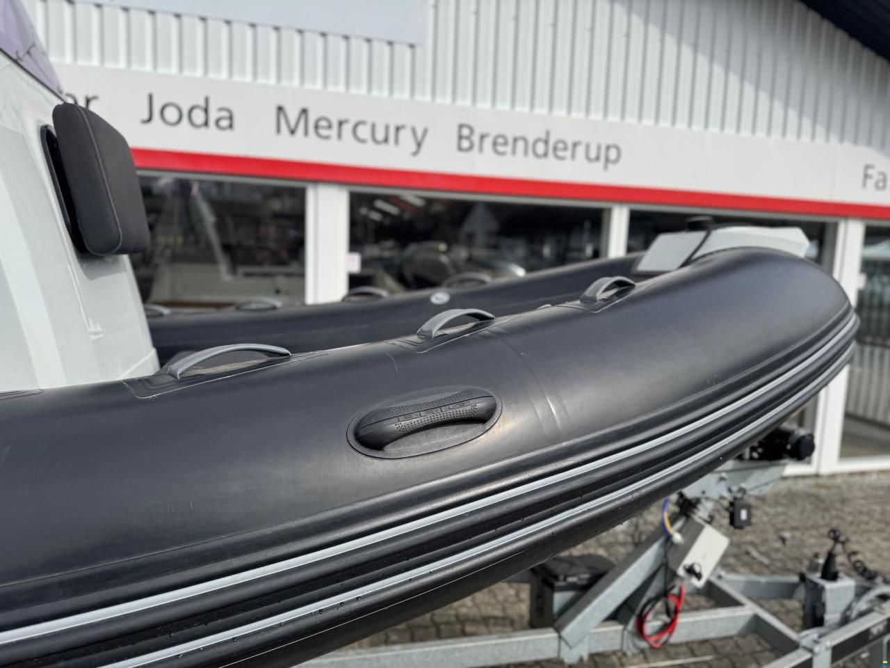 Brig Inflatable Boats 610 Navigator RIB med F150 Mercury-EFI P