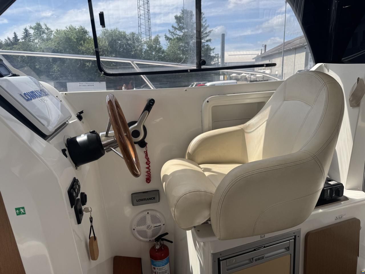 Beneteau Antares 780 med 225 hk Yamaha-EFI 4 takt