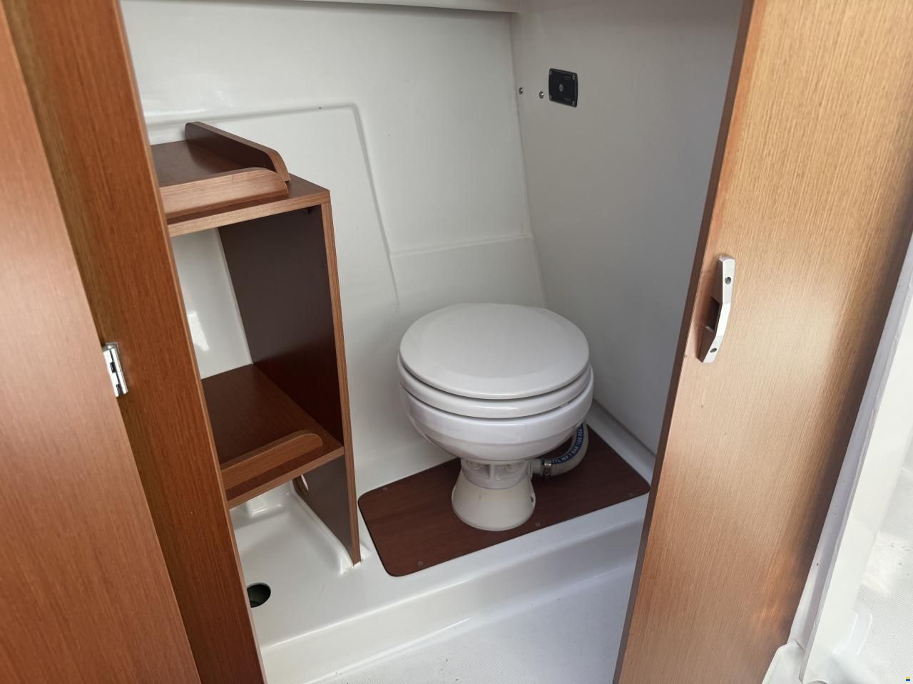 Beneteau Antares 780 med 225 hk Yamaha-EFI 4 takt