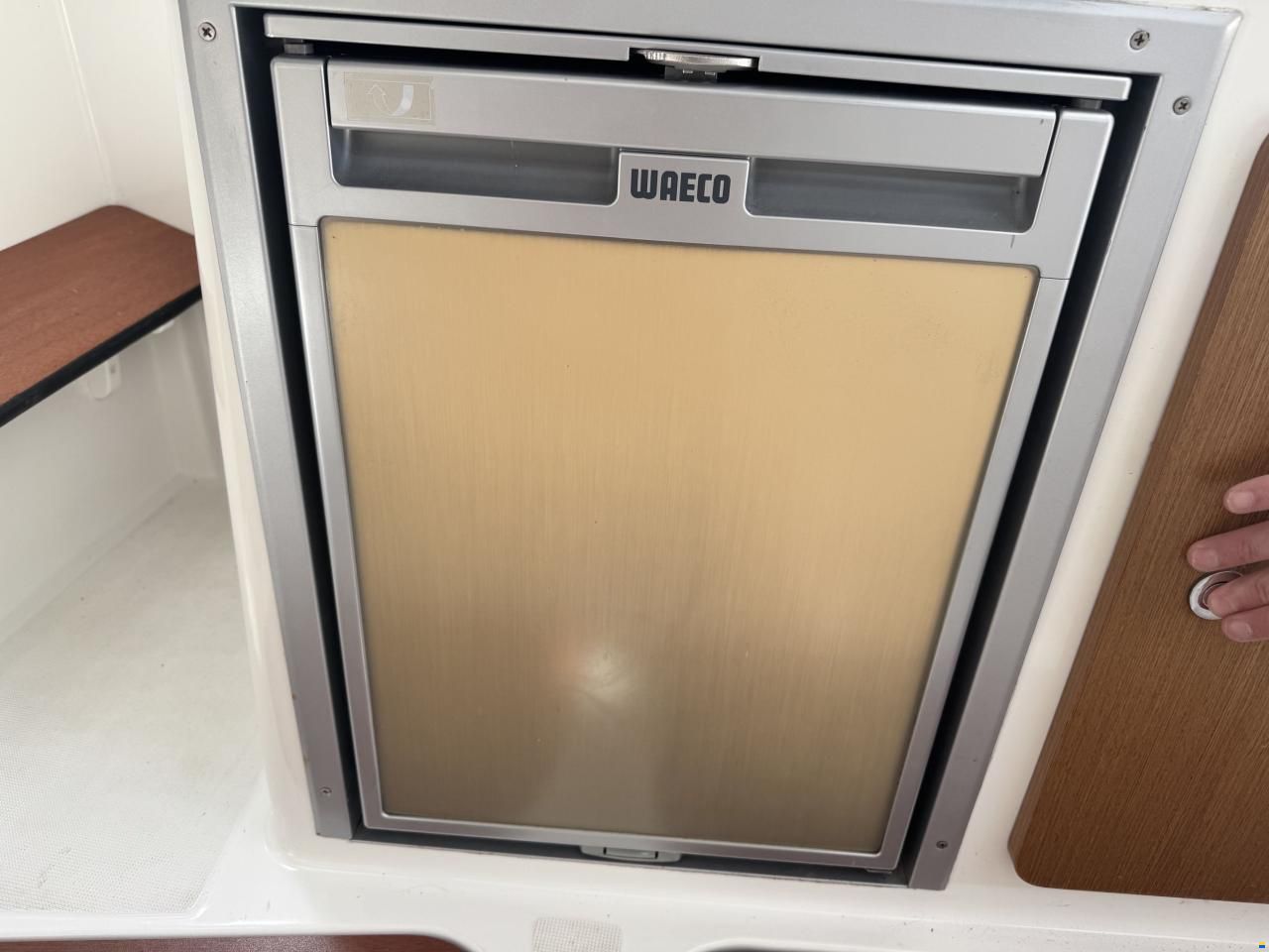 Beneteau Antares 780 med 225 hk Yamaha-EFI 4 takt
