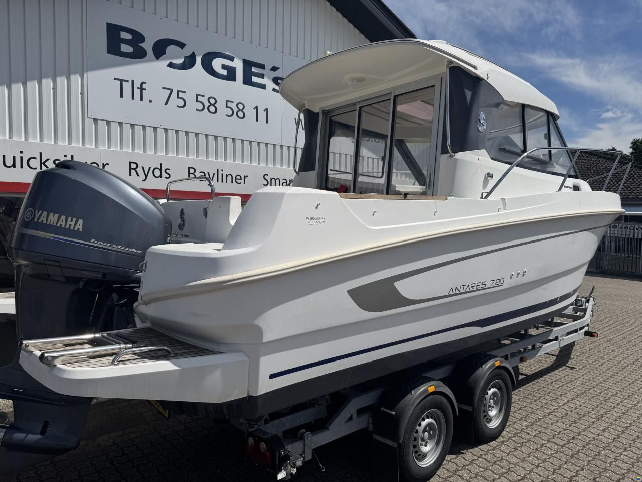 Beneteau Antares 780 med 225 hk Yamaha-EFI 4 takt