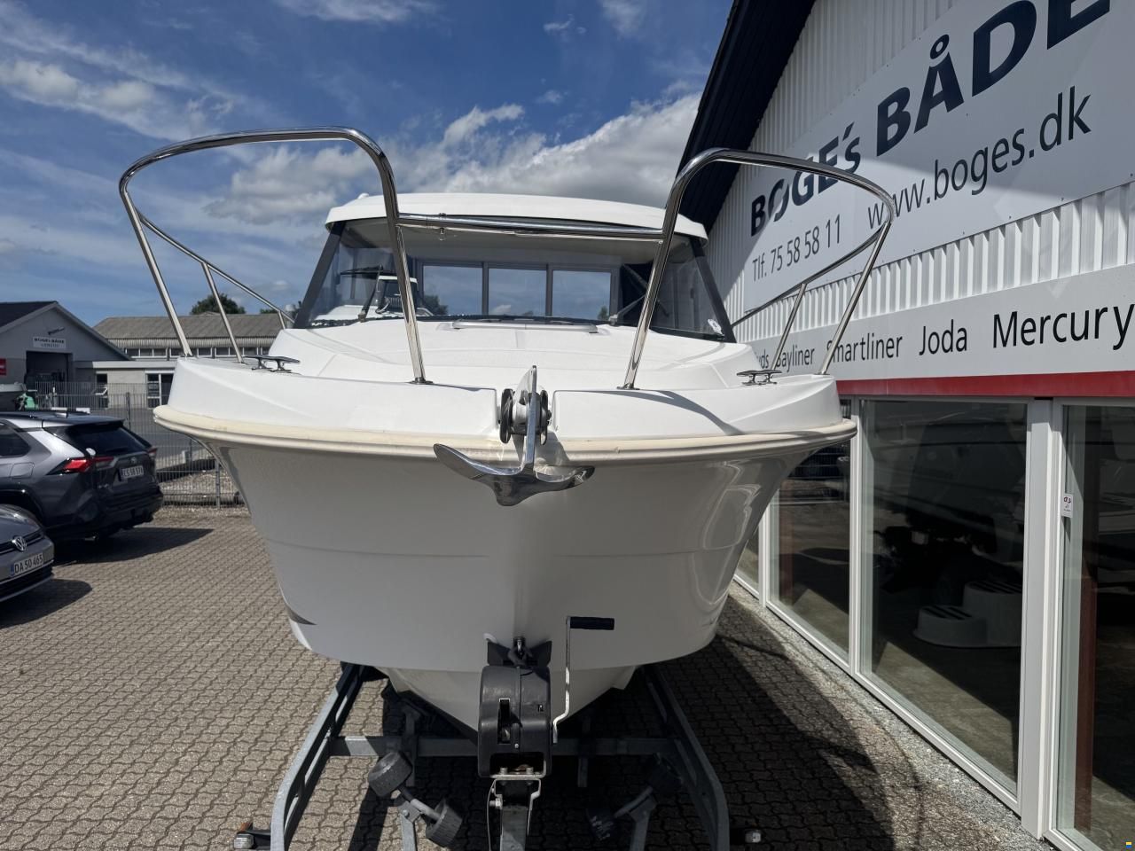 Beneteau Antares 780 med 225 hk Yamaha-EFI 4 takt