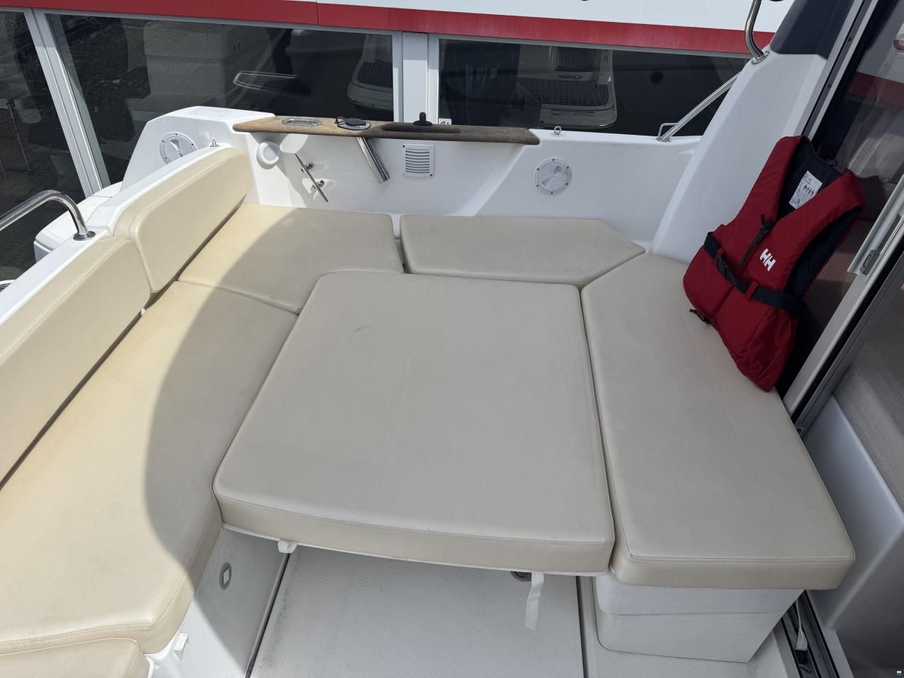 Beneteau Antares 780 med 225 hk Yamaha-EFI 4 takt