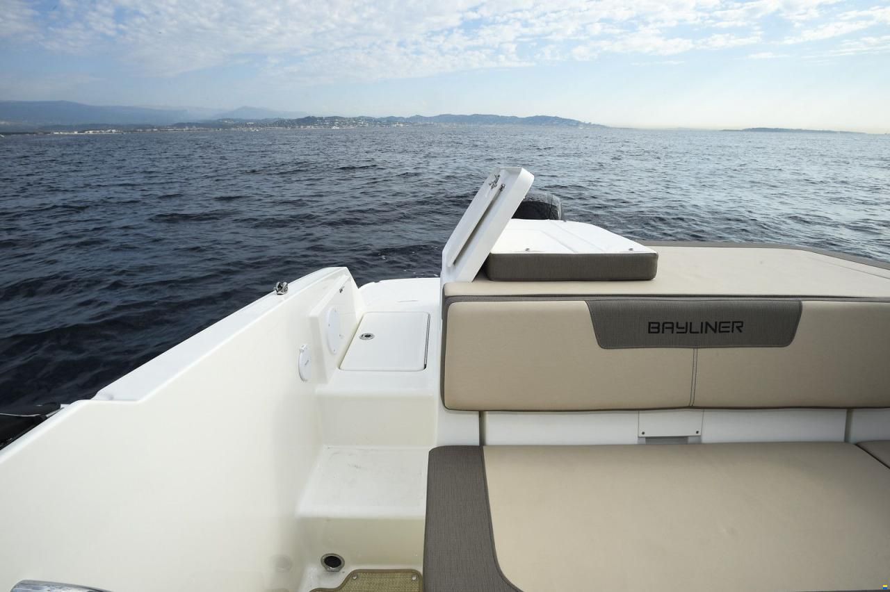Bayliner VR5 Cuddy med F150 Mercury-EFI