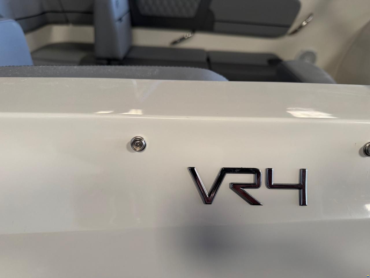 Byliner VR4 Bowrider med F115 ProXS Merc