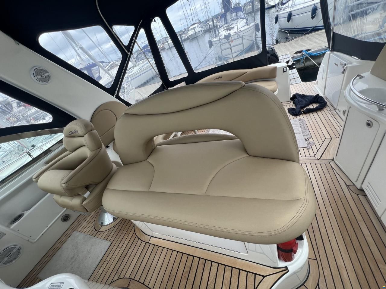 Sea Ray 410 Sundancer