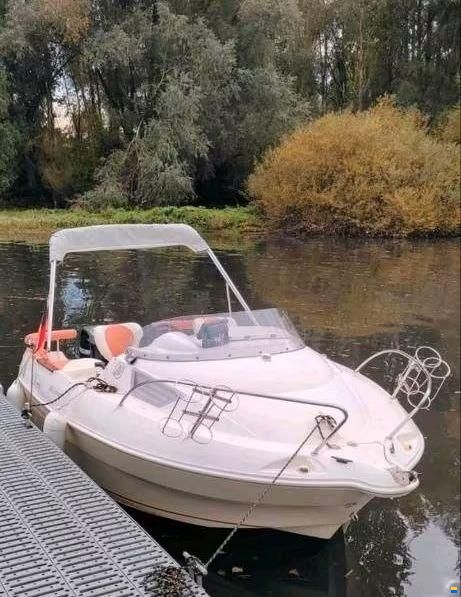 Quicksilver 470 Cabin