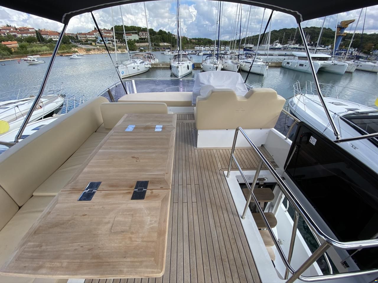 Sealine F430 FLY