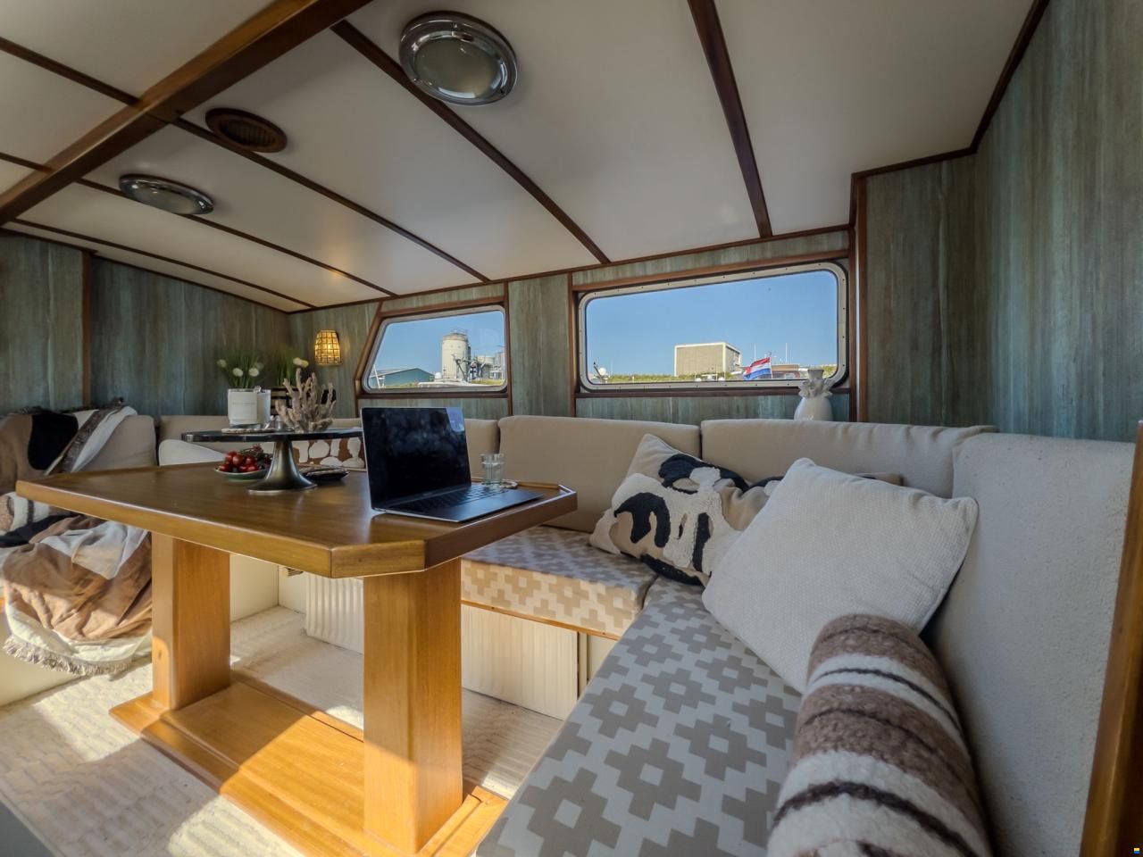 Barkas 16,5 m - woonschip
